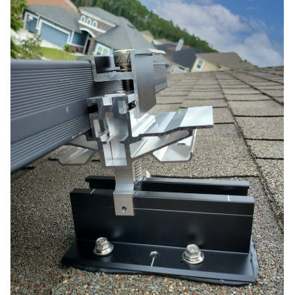 Fixation d'extrémité pour support à panneaux solaire sans rail